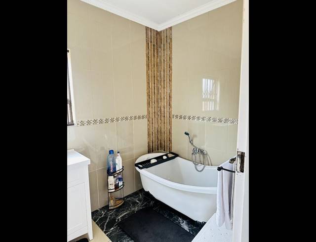 3 BEDROOM HOUSE FOR SALE IN MIDDELBURG SOUTH